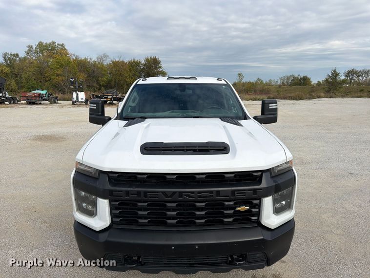 image for item FG0852 2020 Chevrolet Silverado 3500HD utility bed pickup truck