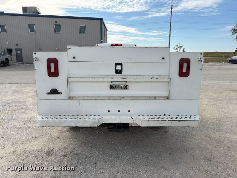 image for item FG0852 2020 Chevrolet Silverado 3500HD utility bed pickup truck