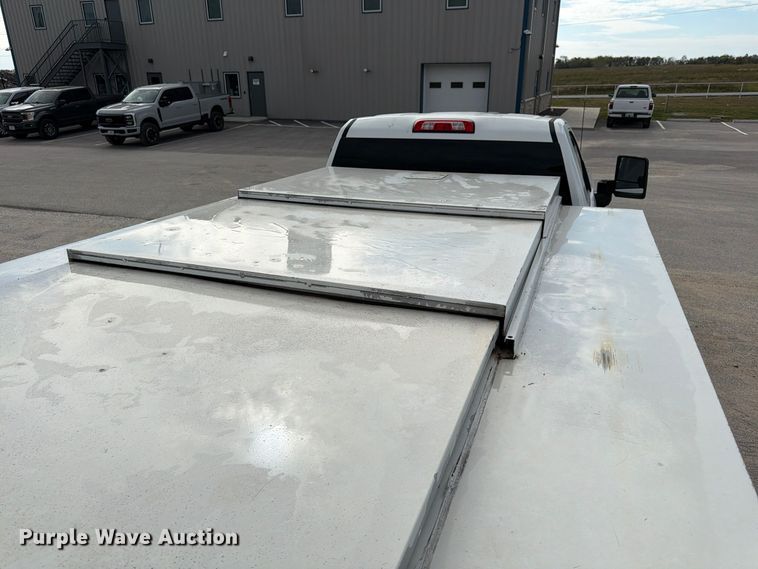 image for item FG0852 2020 Chevrolet Silverado 3500HD utility bed pickup truck