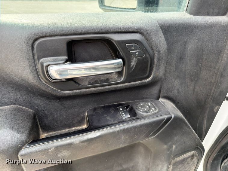 image for item FG0852 2020 Chevrolet Silverado 3500HD utility bed pickup truck