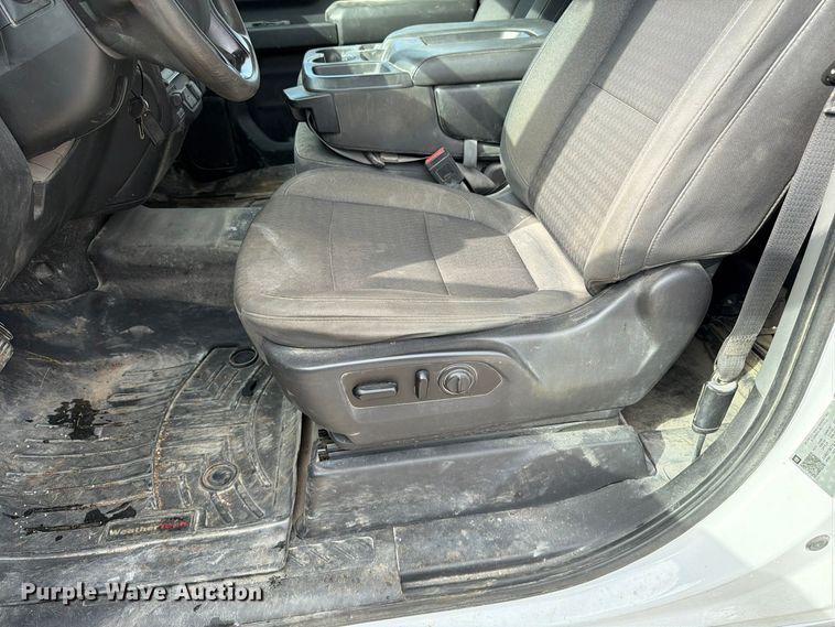 image for item FG0852 2020 Chevrolet Silverado 3500HD utility bed pickup truck