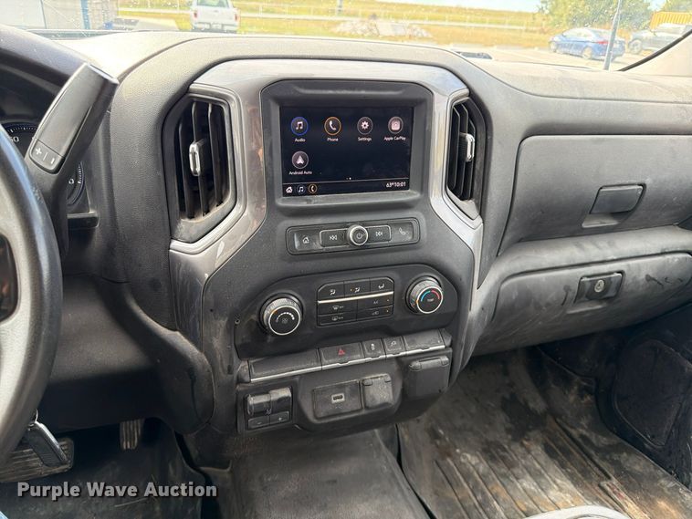 image for item FG0852 2020 Chevrolet Silverado 3500HD utility bed pickup truck