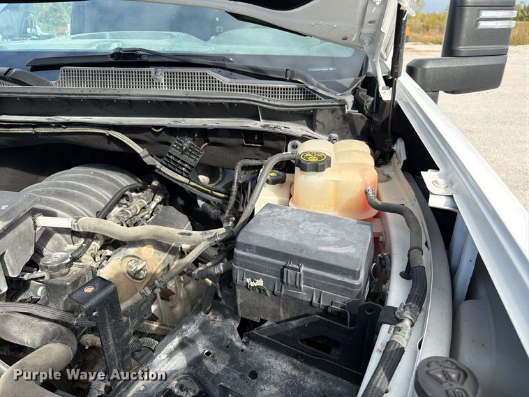 image for item FG0852 2020 Chevrolet Silverado 3500HD utility bed pickup truck