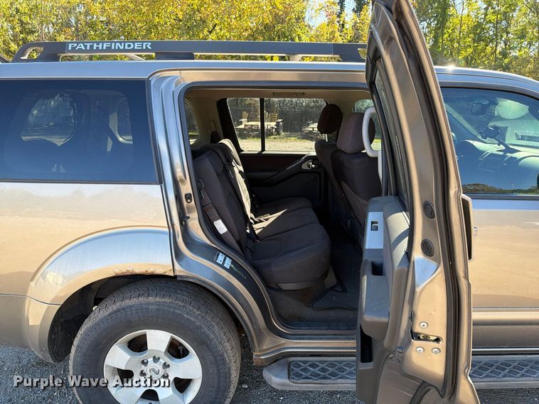 image for item FG3062 2006 Nissan Pathfinder SUV