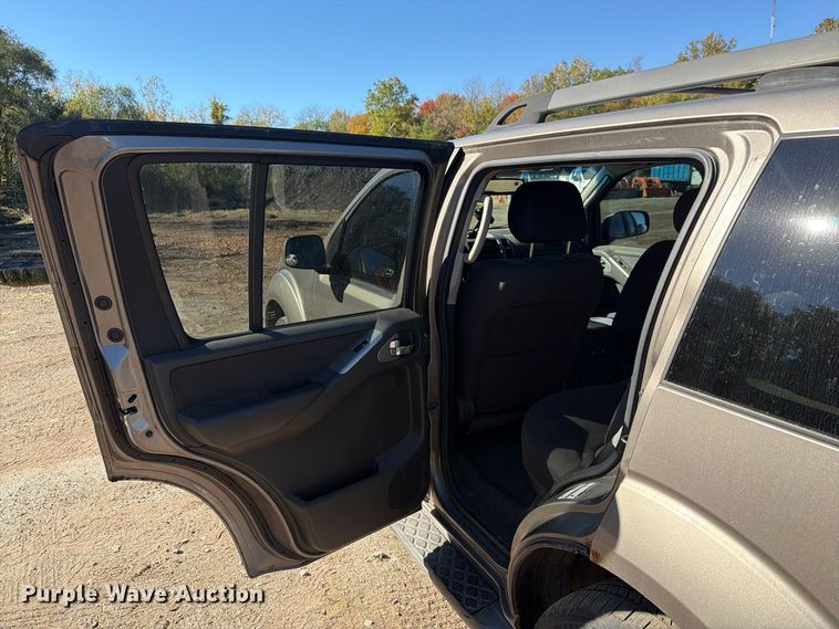 image for item FG3062 2006 Nissan Pathfinder SUV