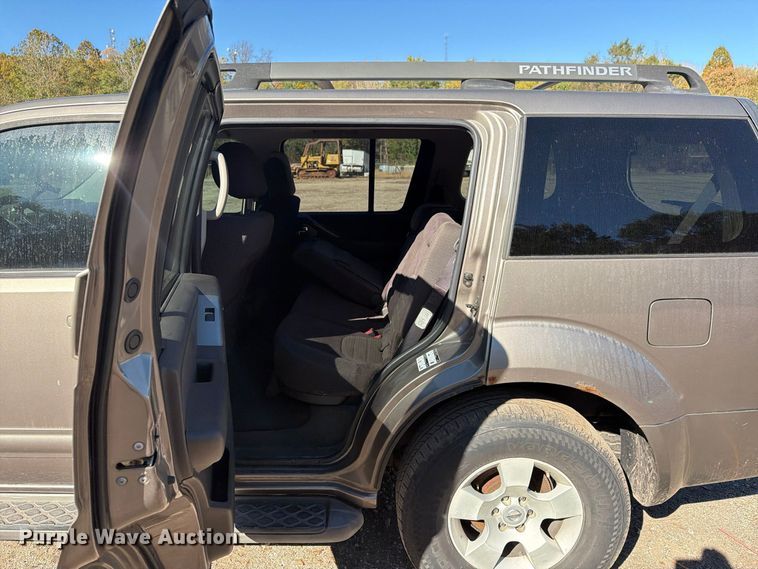 image for item FG3062 2006 Nissan Pathfinder SUV