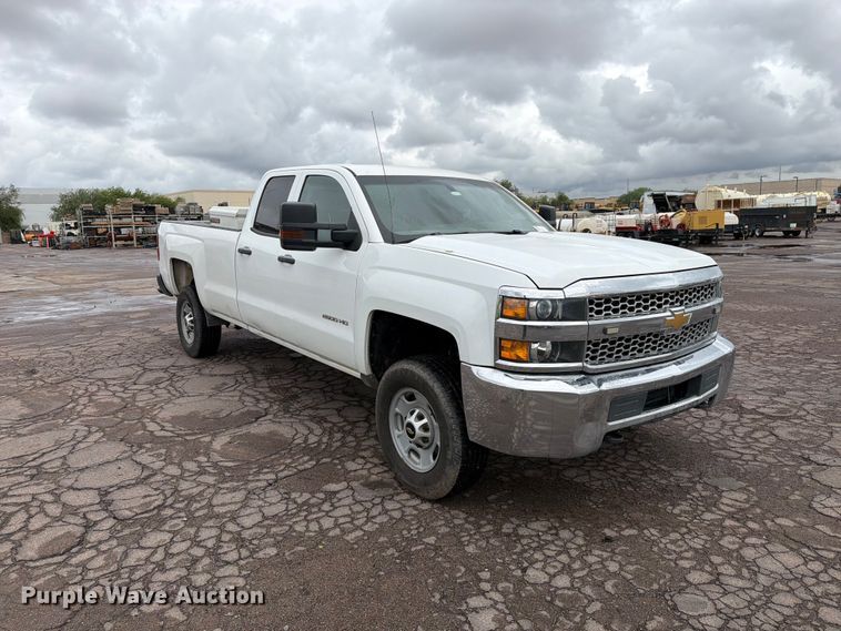 image for item FI2082 2019 Chevrolet Silverado 2500HD Ext. Cab pickup truck