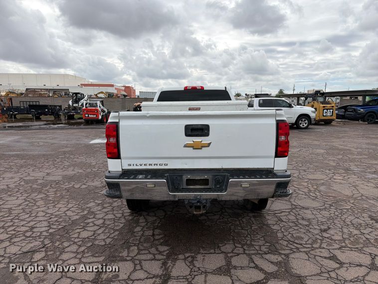 image for item FI2082 2019 Chevrolet Silverado 2500HD Ext. Cab pickup truck