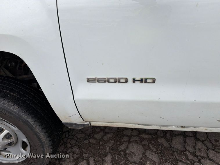 image for item FI2082 2019 Chevrolet Silverado 2500HD Ext. Cab pickup truck