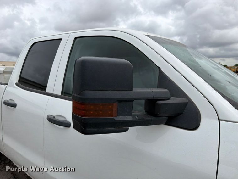 image for item FI2082 2019 Chevrolet Silverado 2500HD Ext. Cab pickup truck