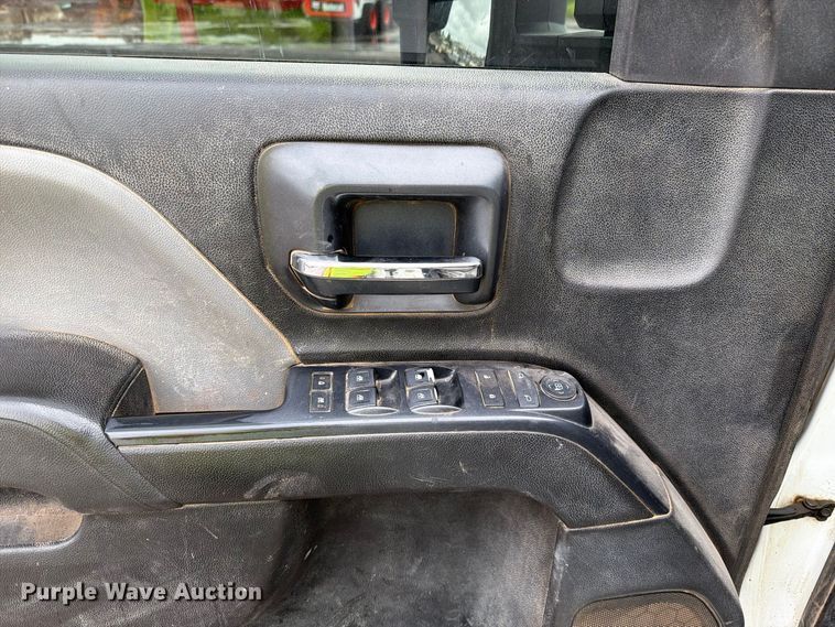 image for item FI2082 2019 Chevrolet Silverado 2500HD Ext. Cab pickup truck