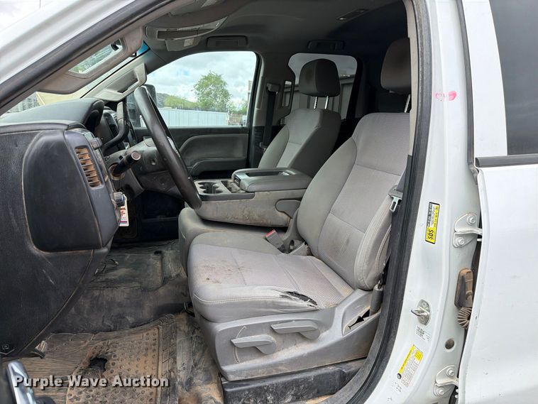 image for item FI2082 2019 Chevrolet Silverado 2500HD Ext. Cab pickup truck