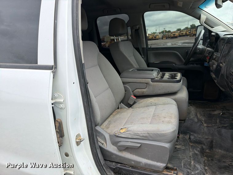 image for item FI2082 2019 Chevrolet Silverado 2500HD Ext. Cab pickup truck