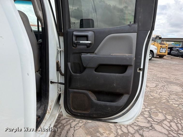 image for item FI2082 2019 Chevrolet Silverado 2500HD Ext. Cab pickup truck
