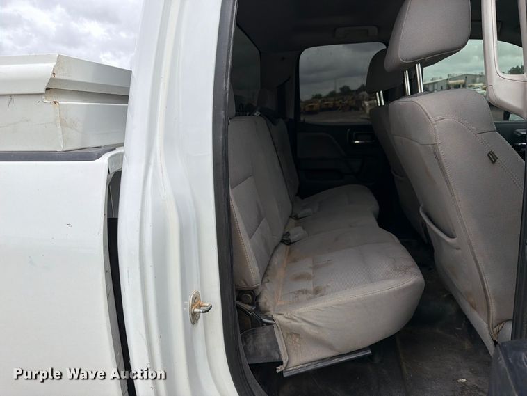image for item FI2082 2019 Chevrolet Silverado 2500HD Ext. Cab pickup truck