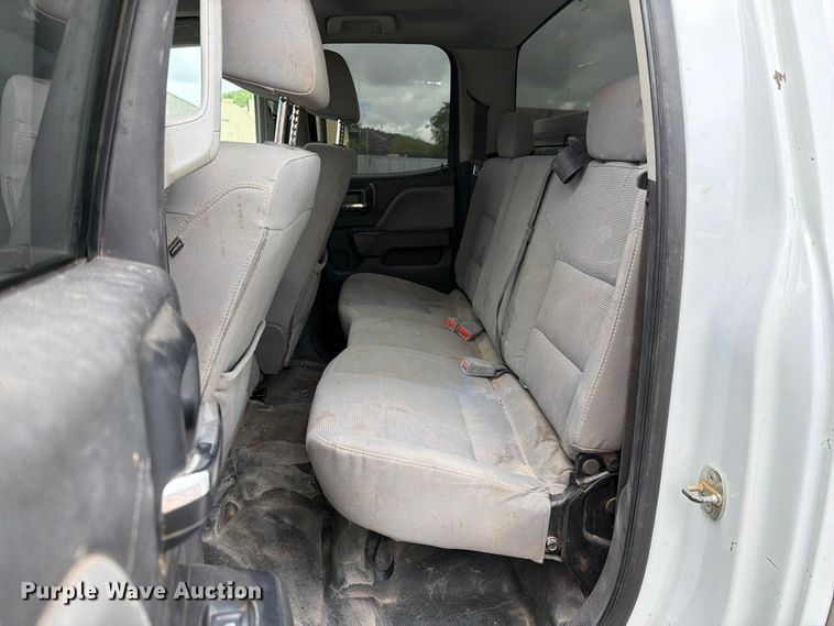 image for item FI2082 2019 Chevrolet Silverado 2500HD Ext. Cab pickup truck