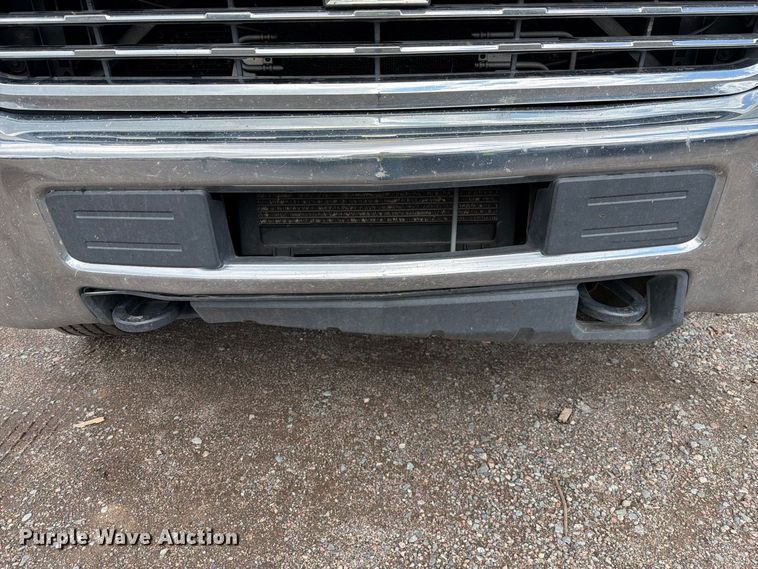 image for item FI2084 2016 Chevrolet Silverado 3500HD Crew Cab flatbed pickup truck