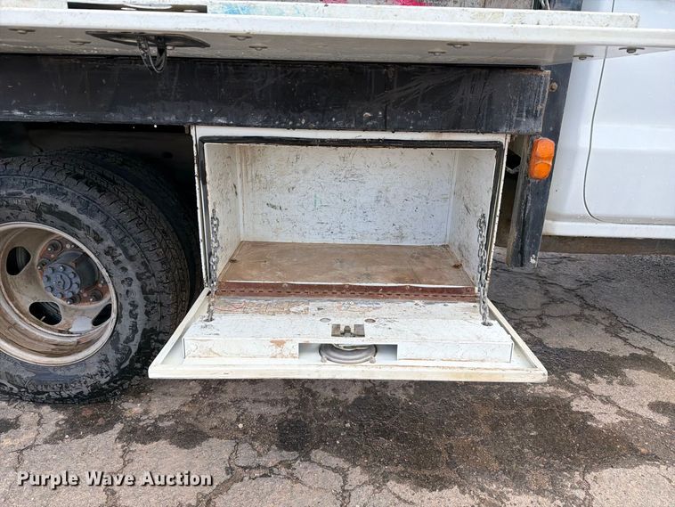 image for item FI2084 2016 Chevrolet Silverado 3500HD Crew Cab flatbed pickup truck