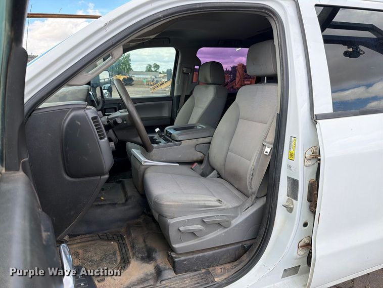 image for item FI2084 2016 Chevrolet Silverado 3500HD Crew Cab flatbed pickup truck