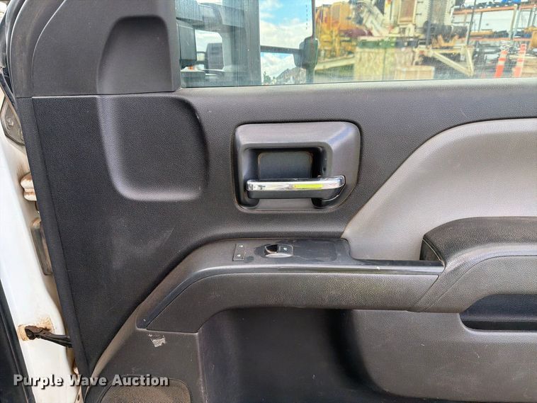 image for item FI2084 2016 Chevrolet Silverado 3500HD Crew Cab flatbed pickup truck