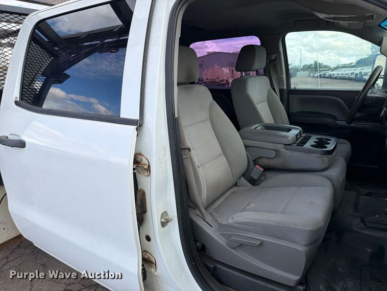 image for item FI2084 2016 Chevrolet Silverado 3500HD Crew Cab flatbed pickup truck