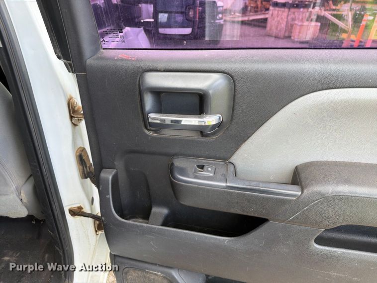 image for item FI2084 2016 Chevrolet Silverado 3500HD Crew Cab flatbed pickup truck