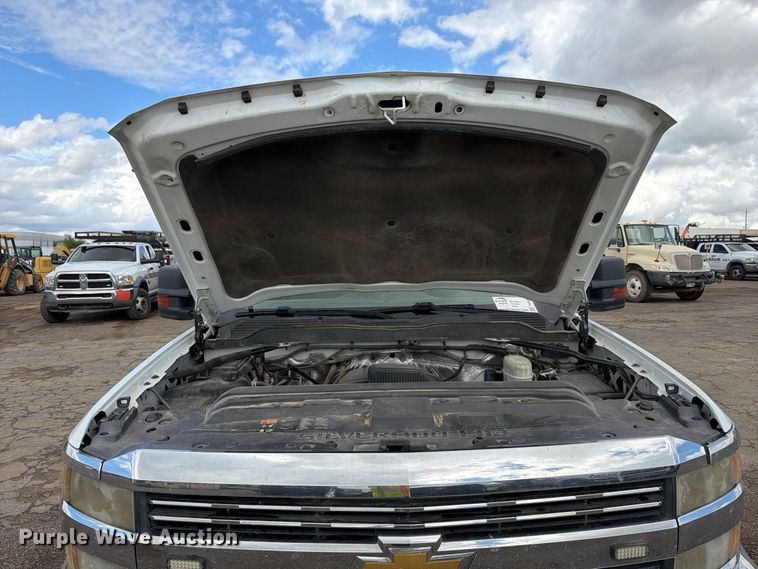 image for item FI2084 2016 Chevrolet Silverado 3500HD Crew Cab flatbed pickup truck