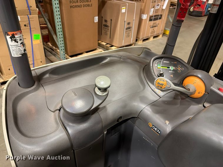 image for item FK2231 2019 Crown RC5545-40 forklift