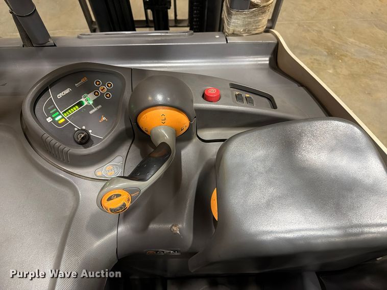 image for item FK2231 2019 Crown RC5545-40 forklift