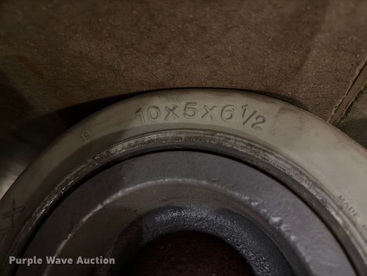 image for item FK2231 2019 Crown RC5545-40 forklift