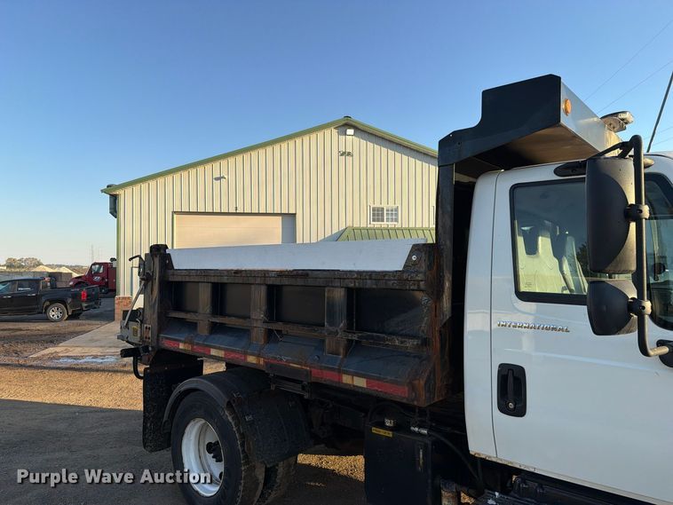 image for item FK4202 2006 International 4300 dump truck