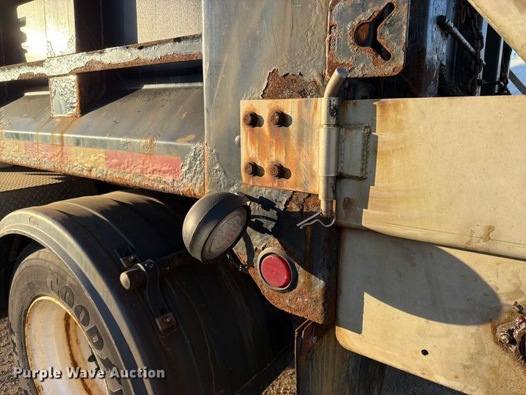 image for item FK4202 2006 International 4300 dump truck