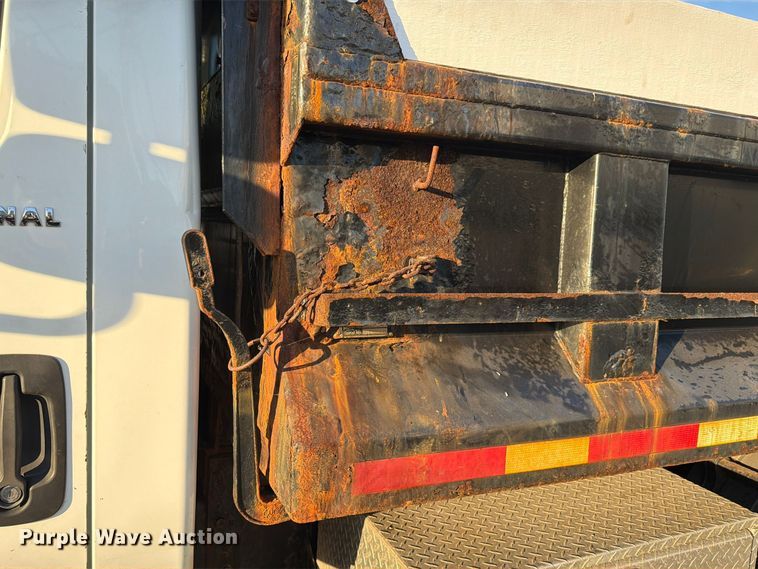 image for item FK4202 2006 International 4300 dump truck