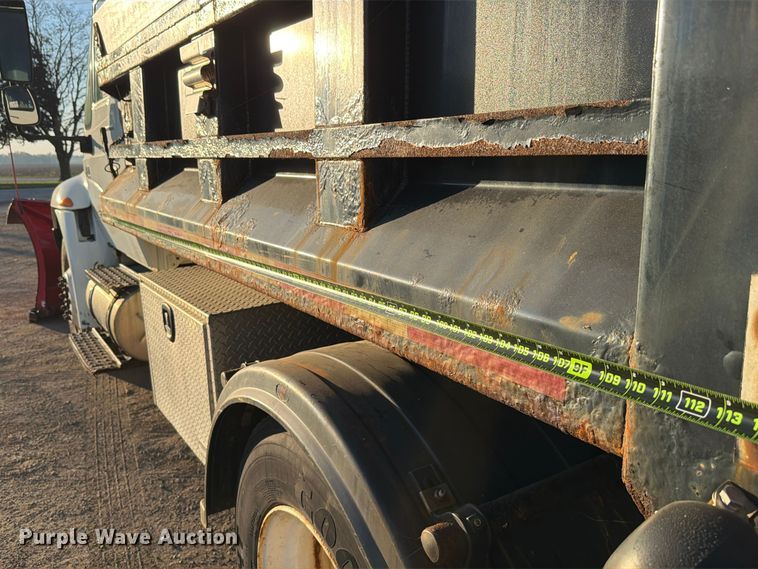 image for item FK4202 2006 International 4300 dump truck