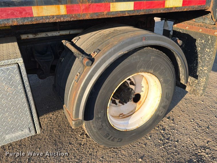 image for item FK4202 2006 International 4300 dump truck