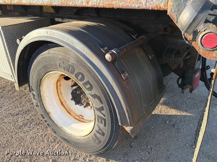 image for item FK4202 2006 International 4300 dump truck