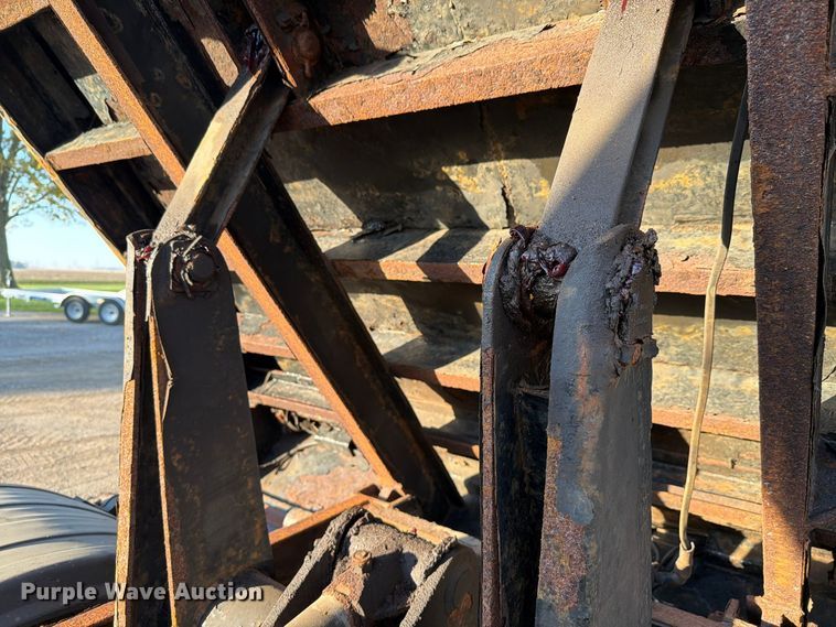 image for item FK4202 2006 International 4300 dump truck