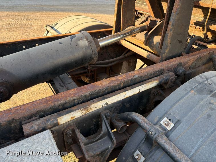 image for item FK4202 2006 International 4300 dump truck