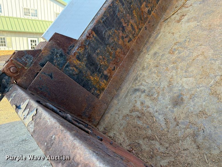 image for item FK4202 2006 International 4300 dump truck