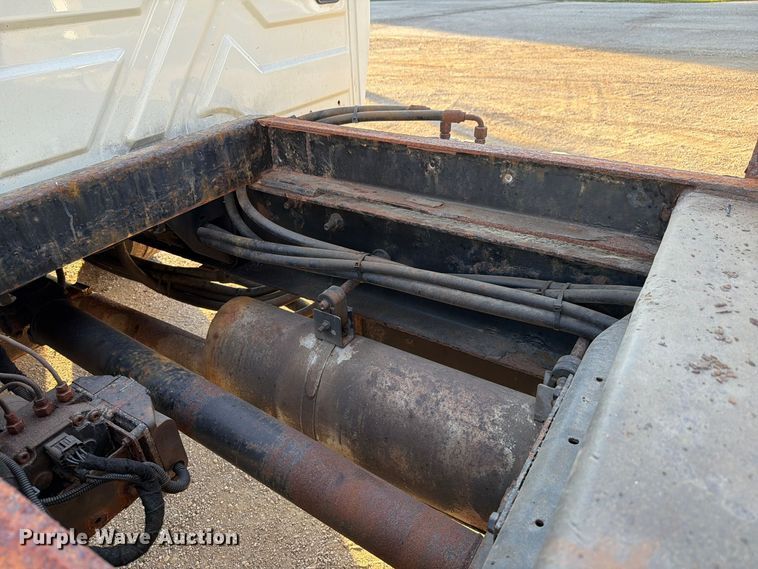image for item FK4202 2006 International 4300 dump truck