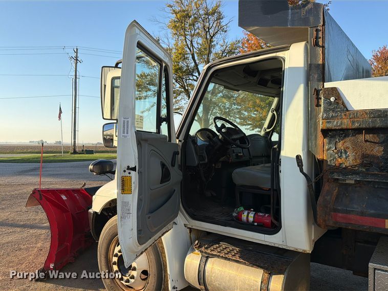 image for item FK4202 2006 International 4300 dump truck