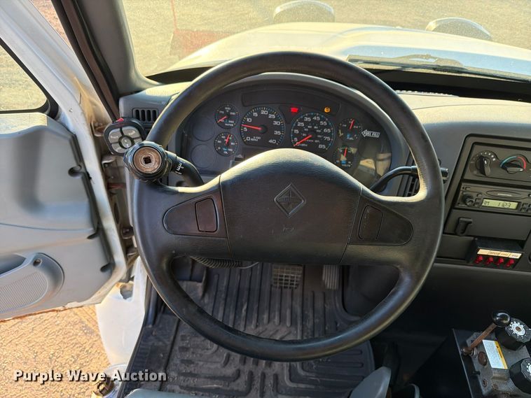 image for item FK4202 2006 International 4300 dump truck