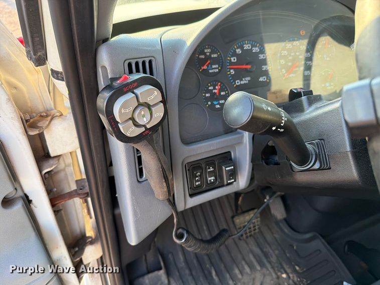 image for item FK4202 2006 International 4300 dump truck