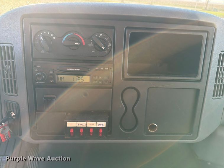 image for item FK4202 2006 International 4300 dump truck