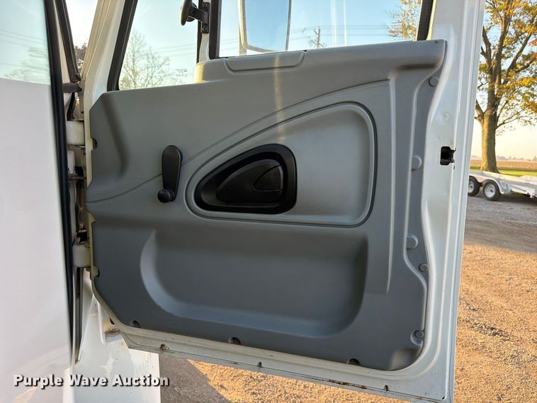 image for item FK4202 2006 International 4300 dump truck