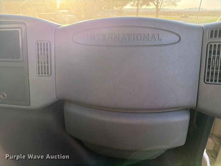 image for item FK4202 2006 International 4300 dump truck