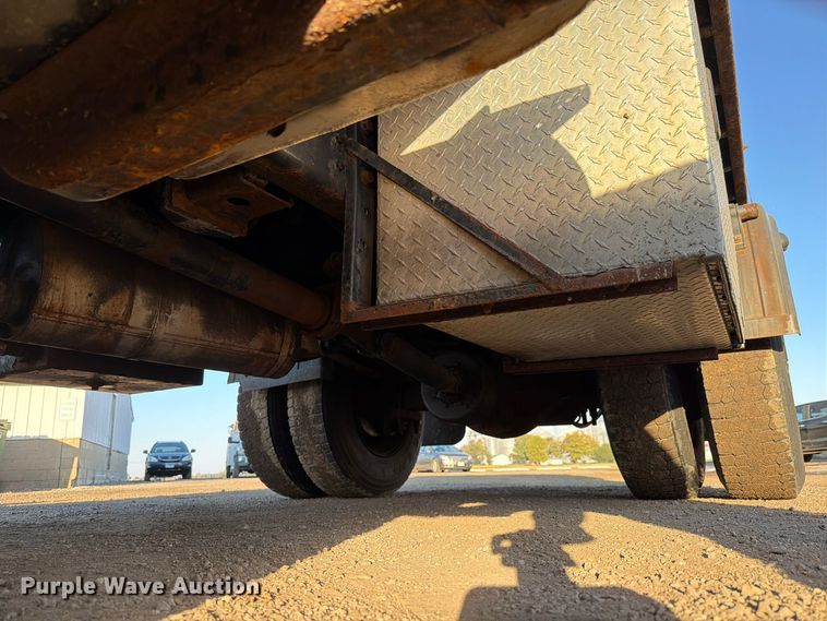 image for item FK4202 2006 International 4300 dump truck