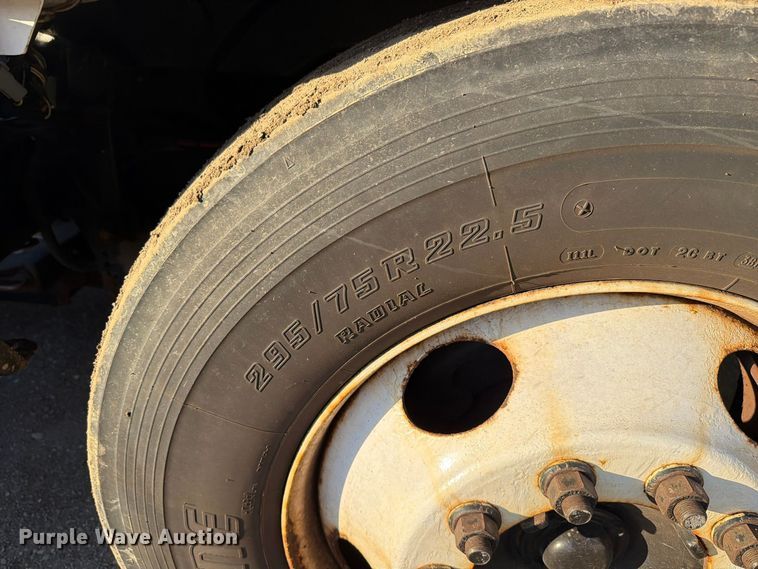 image for item FK4202 2006 International 4300 dump truck