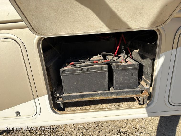 image for item FM6598 2008 Ford Four Winds 34B Hurricane  RV