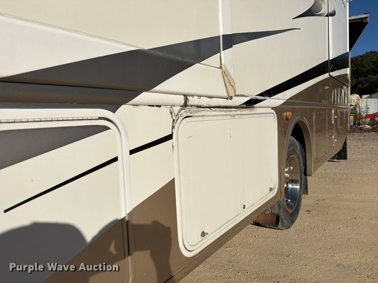 image for item FM6598 2008 Ford Four Winds 34B Hurricane  RV